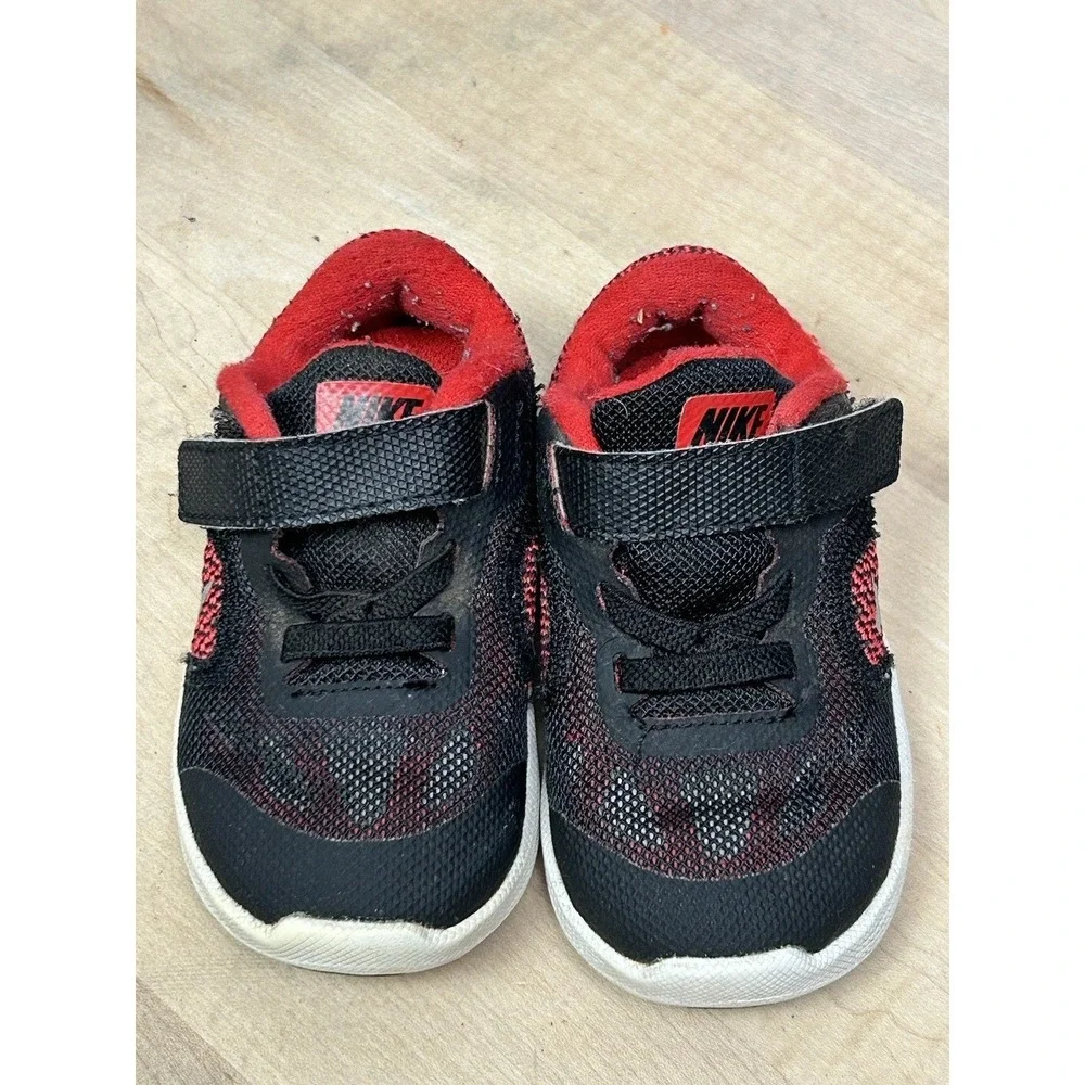 Nike‎ Sneakers Toddler 5C Black Red Revolution 3 TDV 819415-600 Athletic Running